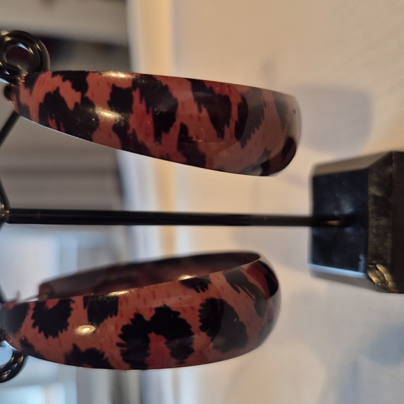 Leopard Print Metal Earrings - Picture 3 of 4